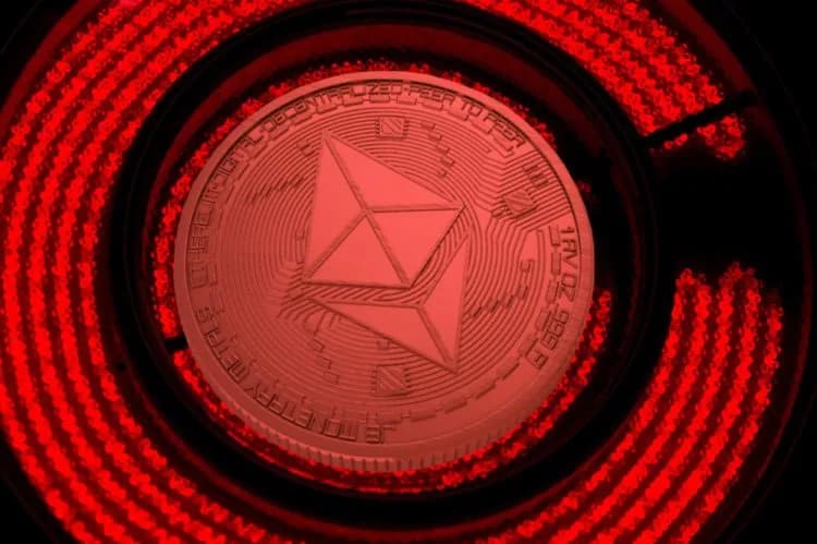 Ethereum Efsanelerinden Biri, Tüm ETH Varlıklarını Elden Çıkardığını Açıkladı: ETH’yi Ne Bekliyor?